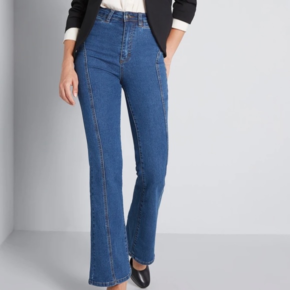 Modcloth the Melrose Flared Jeans Plus Size High Waisted Boot Cut - Picture 1 of 5